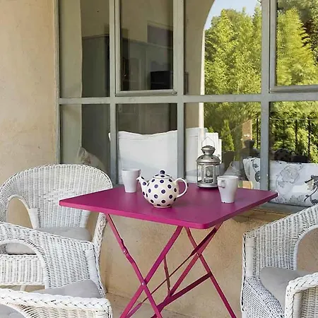 Sleeps 9 Pool * Salinelles